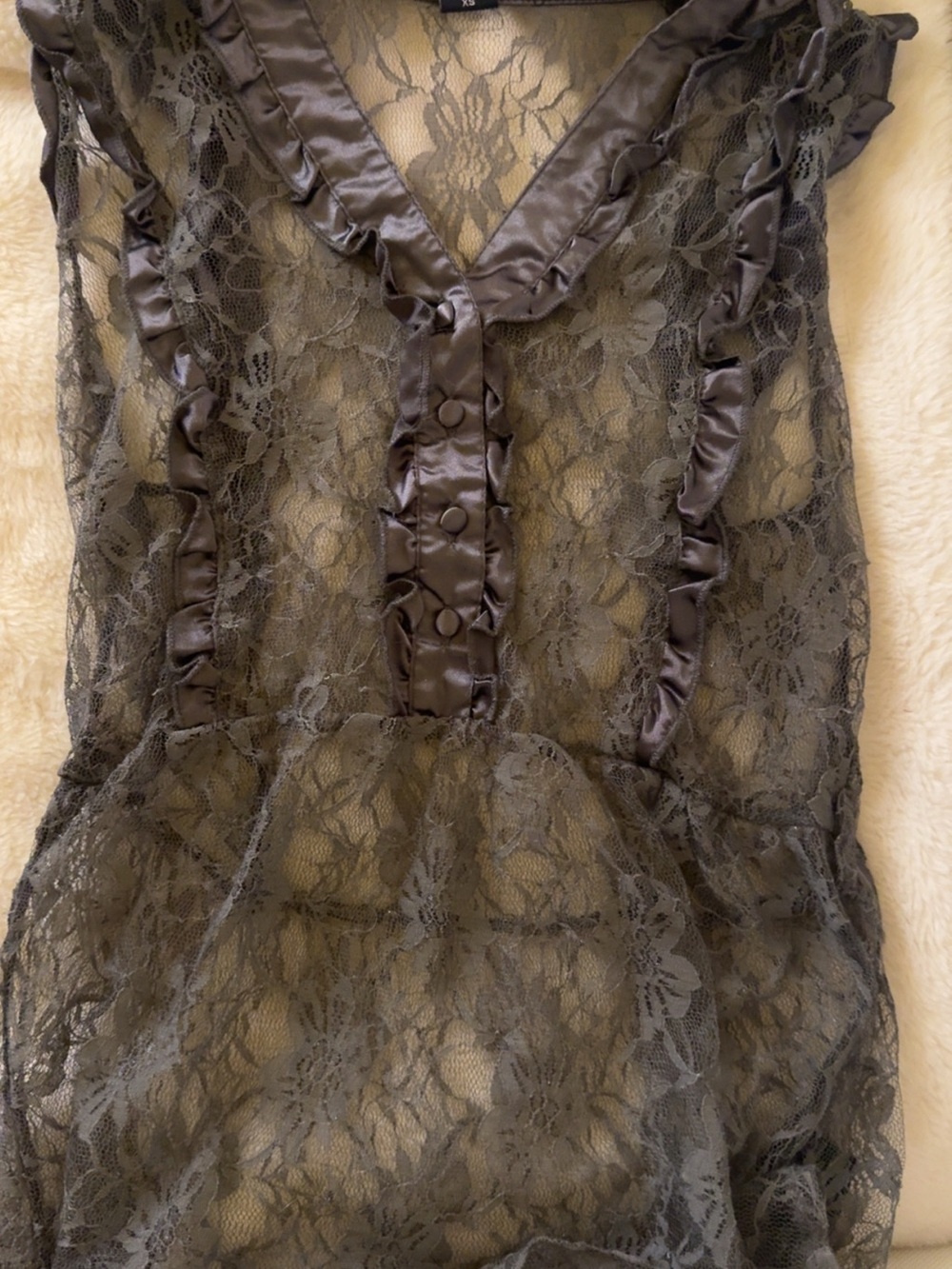 paper tee Sheer Lace Ruffle V-Neck Camisole — Gray